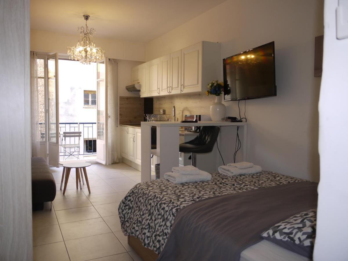 Beach - A Modern Studio Flat In Central Ницца Экстерьер фото